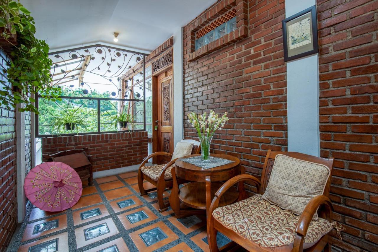 Sekararum Butik Syariah Guesthouse Bandung Exterior foto