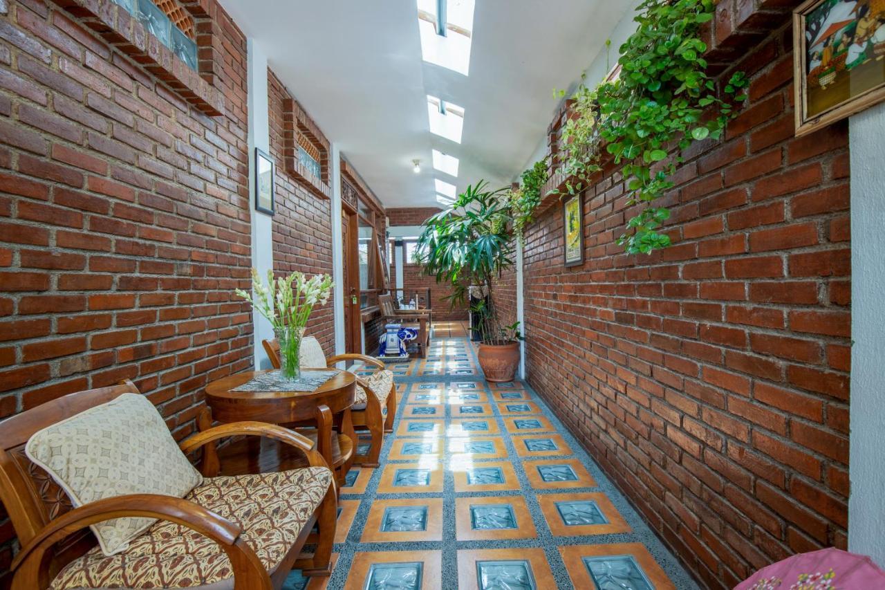 Sekararum Butik Syariah Guesthouse Bandung Exterior foto