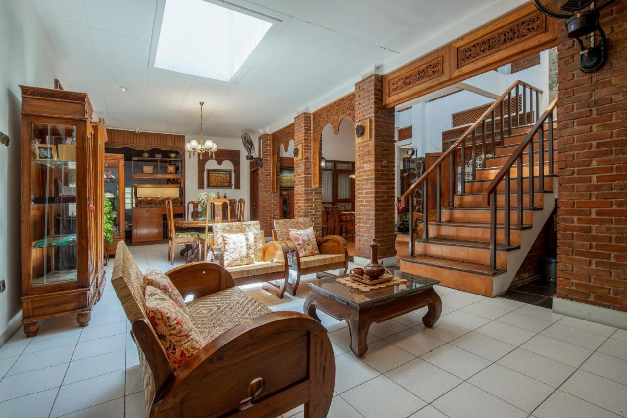 Sekararum Butik Syariah Guesthouse Bandung Exterior foto